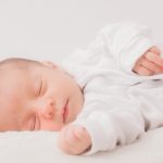 新生児の部屋の暖房はつけっぱなしにする？快適な温度や湿度と乾燥対策は？